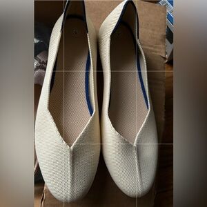 Knit/weaved slip on flats cream sz 7 blue lining detail